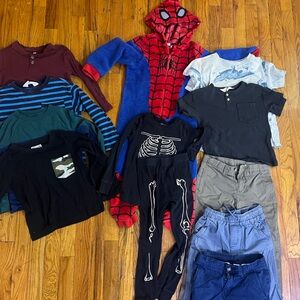 Boys Lot: pajamas, pants, and shirts sz 5-6